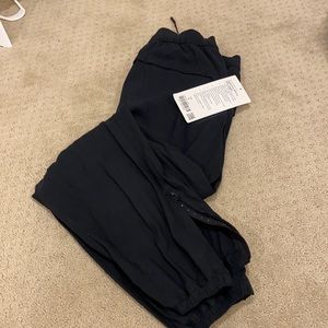 Lululemon essential affinity joggers- black size 4